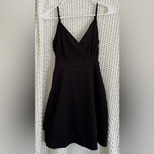 Rolla Coster Black Mini V-Neck Spaghetti Strap Dress